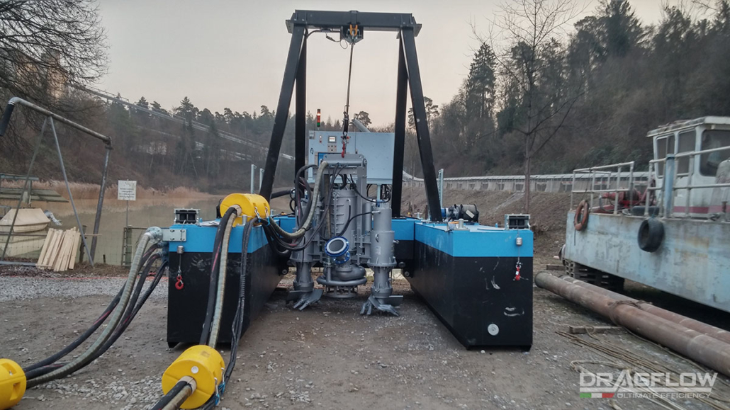 Remote controlled dredge for sediment cleaning 1