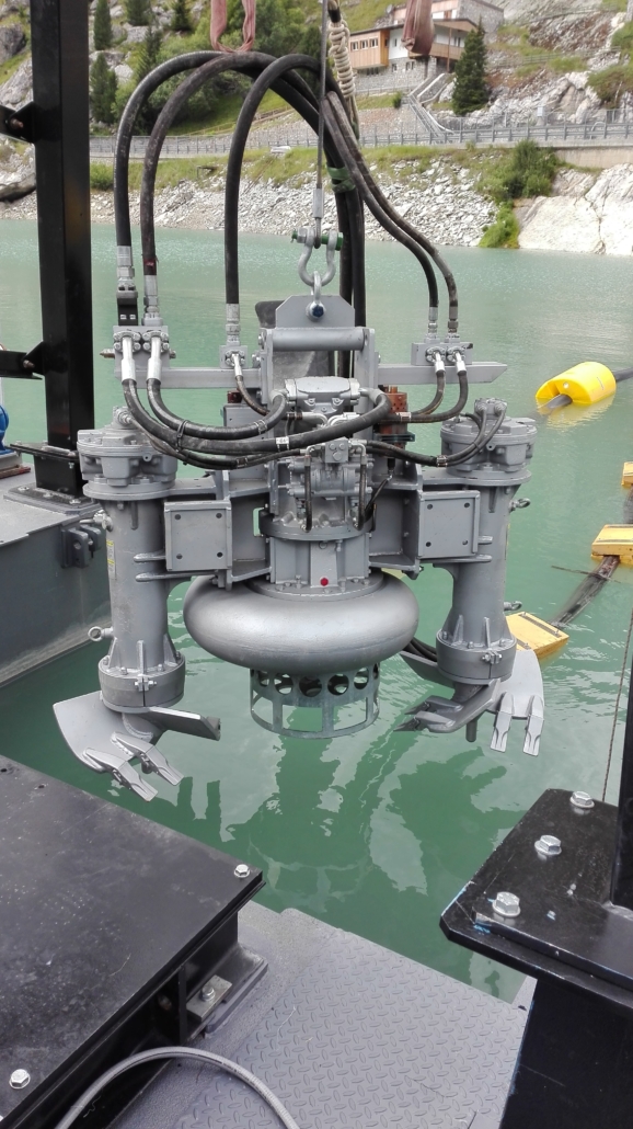 Hydraulic pump for dredging in a hydroelectric basin 1