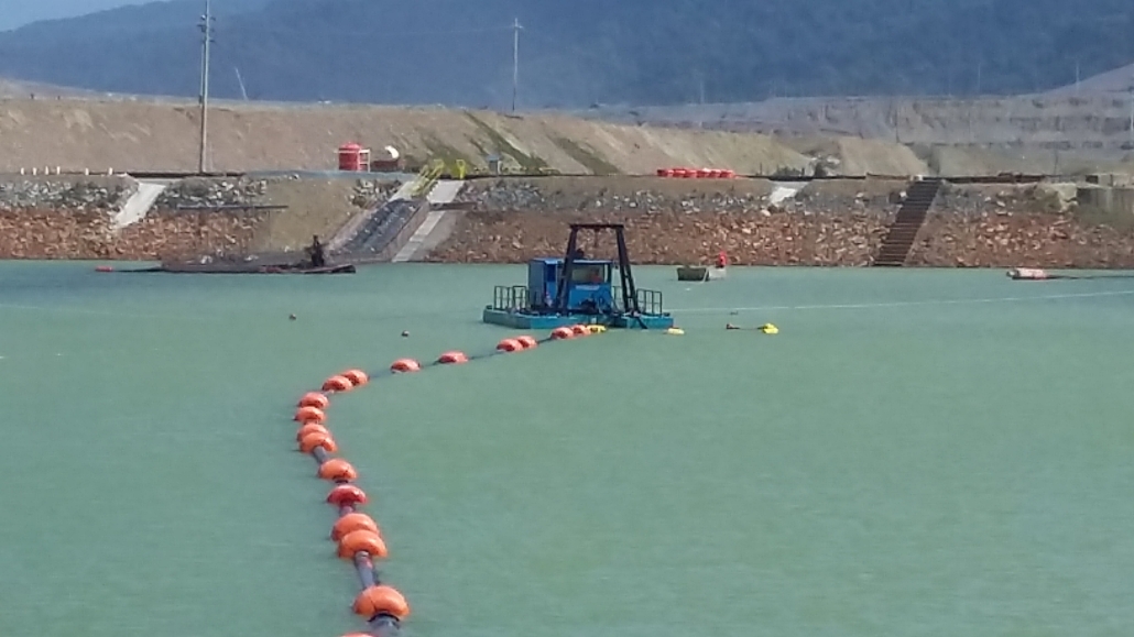 Dredging in a surface mine
