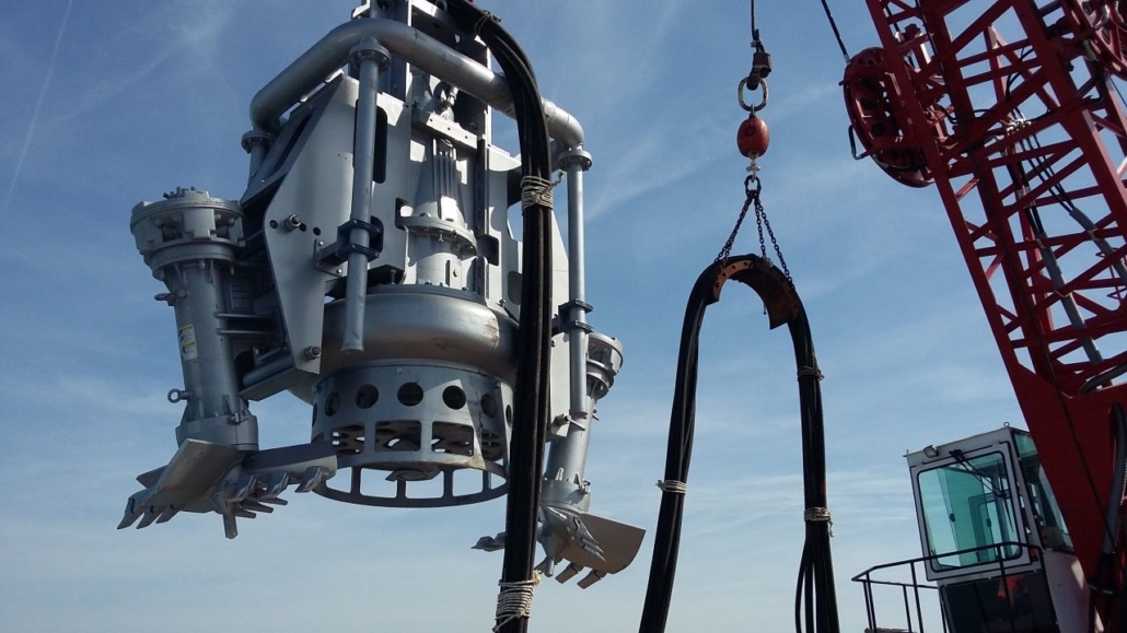 Hydraulic dredging pump for port dredging