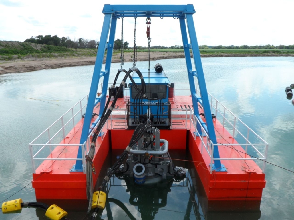Extraction of sand and gravel with a cable dredge 1