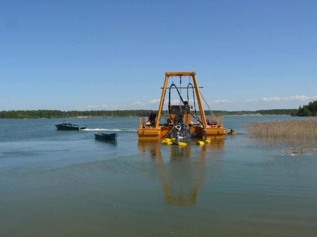 Cable dredge in sand and gravel quarry 1
