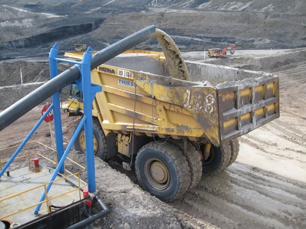Mining sediment dredging with a hydraulic pump 1